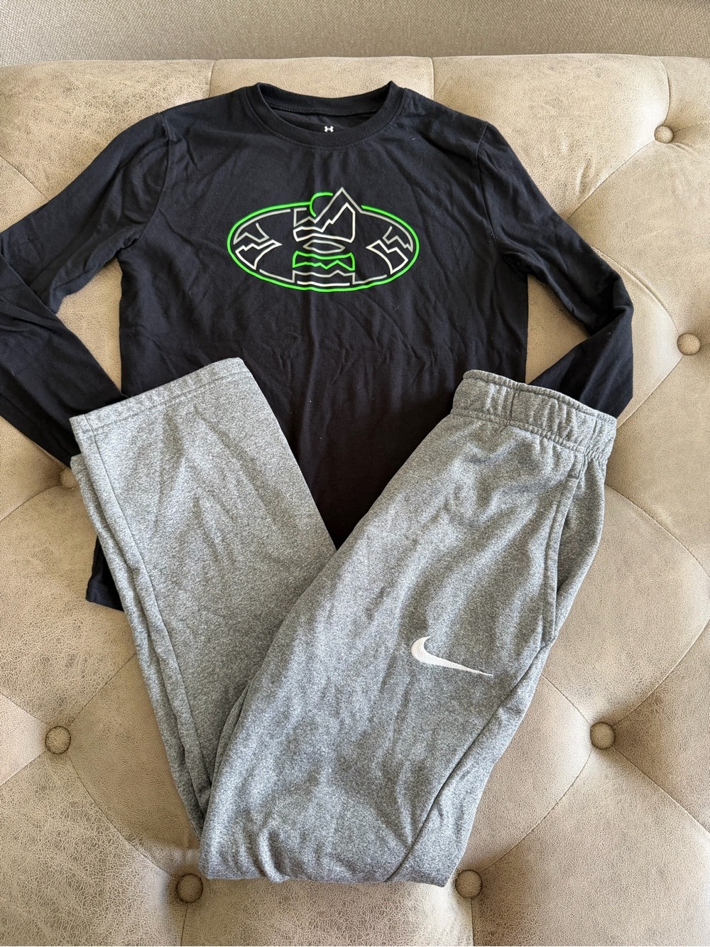 Under Armour boys Black Long Sleeve Top size M and Gray Nike Sweatpants size XL